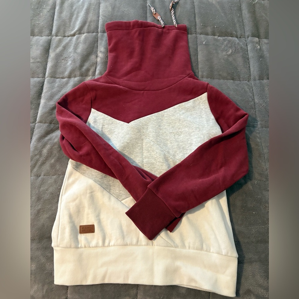 Twik Wilderness Adventure Sweater - Small - Picture 1 of 7